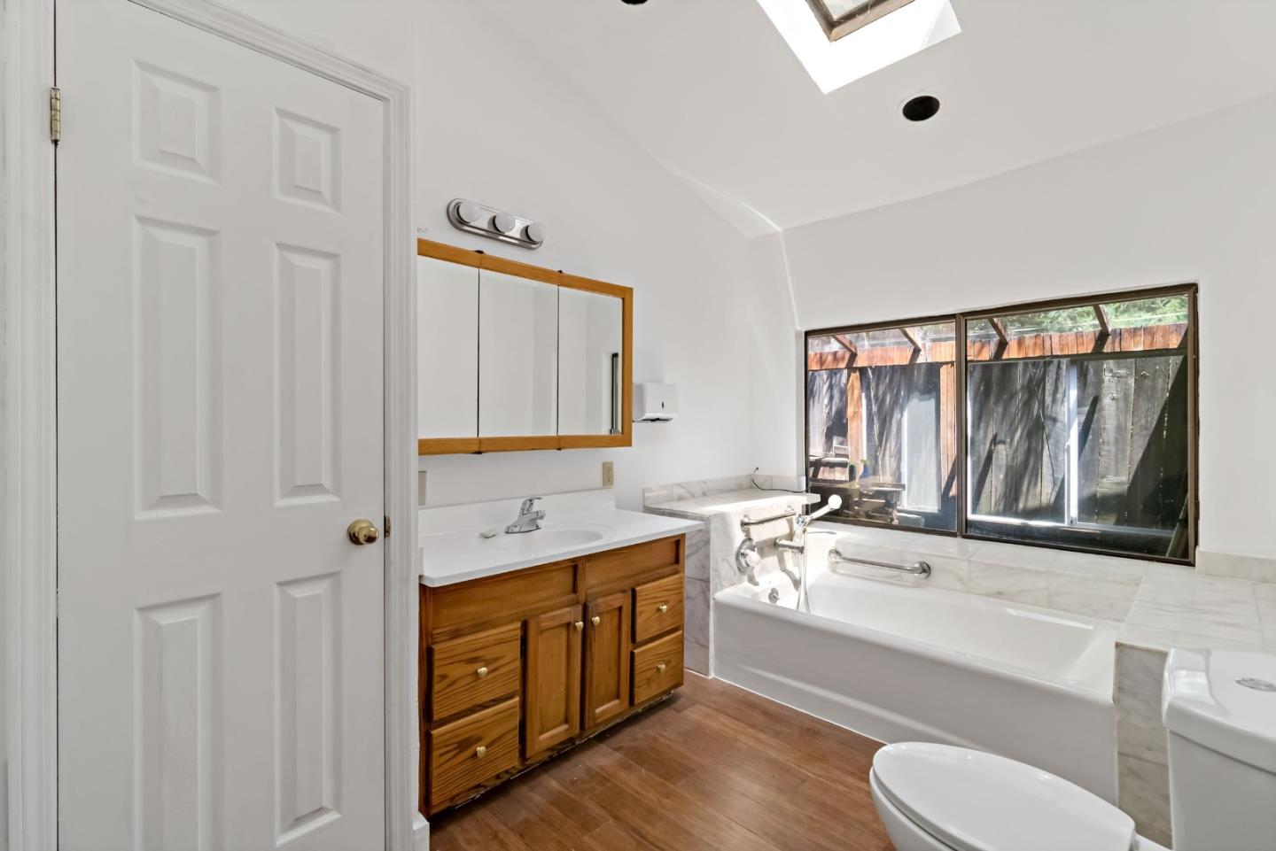 Detail Gallery Image 17 of 22 For 120 Miramontes Rd, Woodside,  CA 94062 - 5 Beds | 4/1 Baths