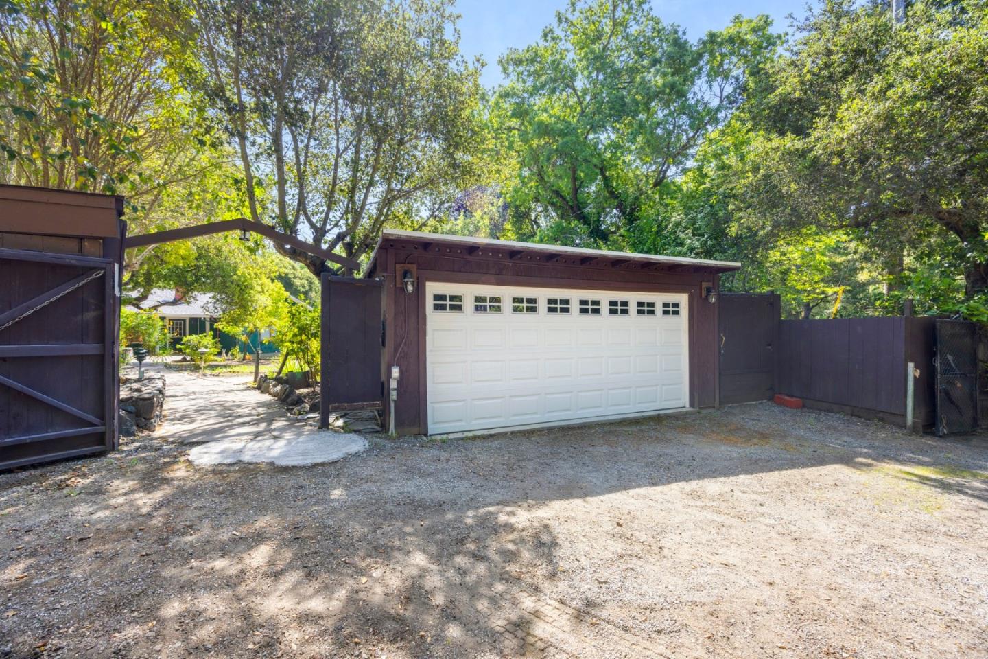 Detail Gallery Image 5 of 22 For 120 Miramontes Rd, Woodside,  CA 94062 - 5 Beds | 4/1 Baths