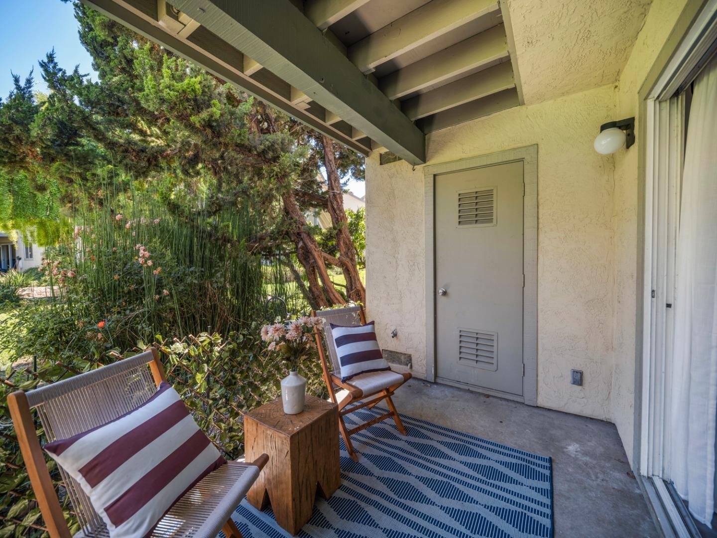 Detail Gallery Image 11 of 19 For 1068 Summerplace Dr, San Jose,  CA 95122 - 1 Beds | 1/1 Baths