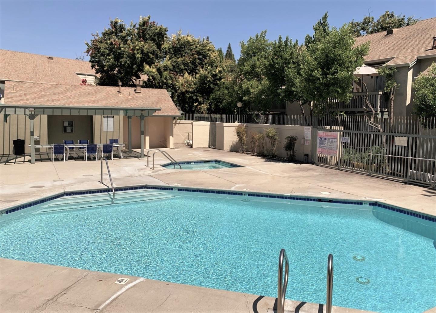 Detail Gallery Image 15 of 19 For 1068 Summerplace Dr, San Jose,  CA 95122 - 1 Beds | 1/1 Baths