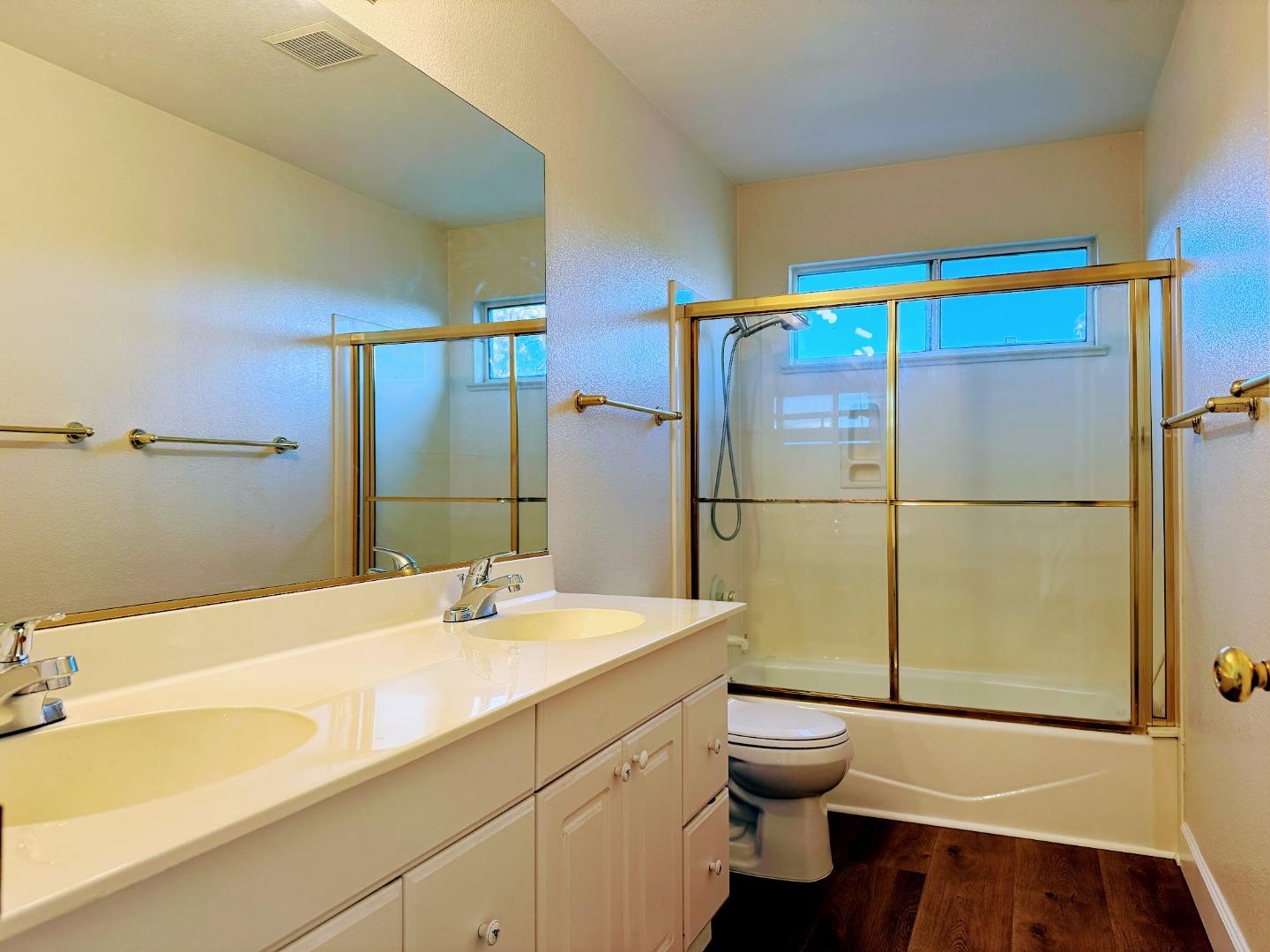 Detail Gallery Image 10 of 15 For 10163 Bret Ave, Cupertino,  CA 95014 - 5 Beds | 3/1 Baths