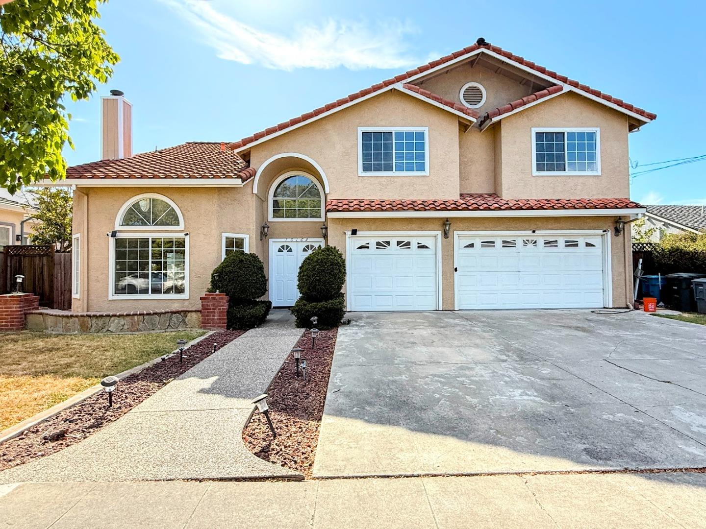 Detail Gallery Image 2 of 15 For 10163 Bret Ave, Cupertino,  CA 95014 - 5 Beds | 3/1 Baths