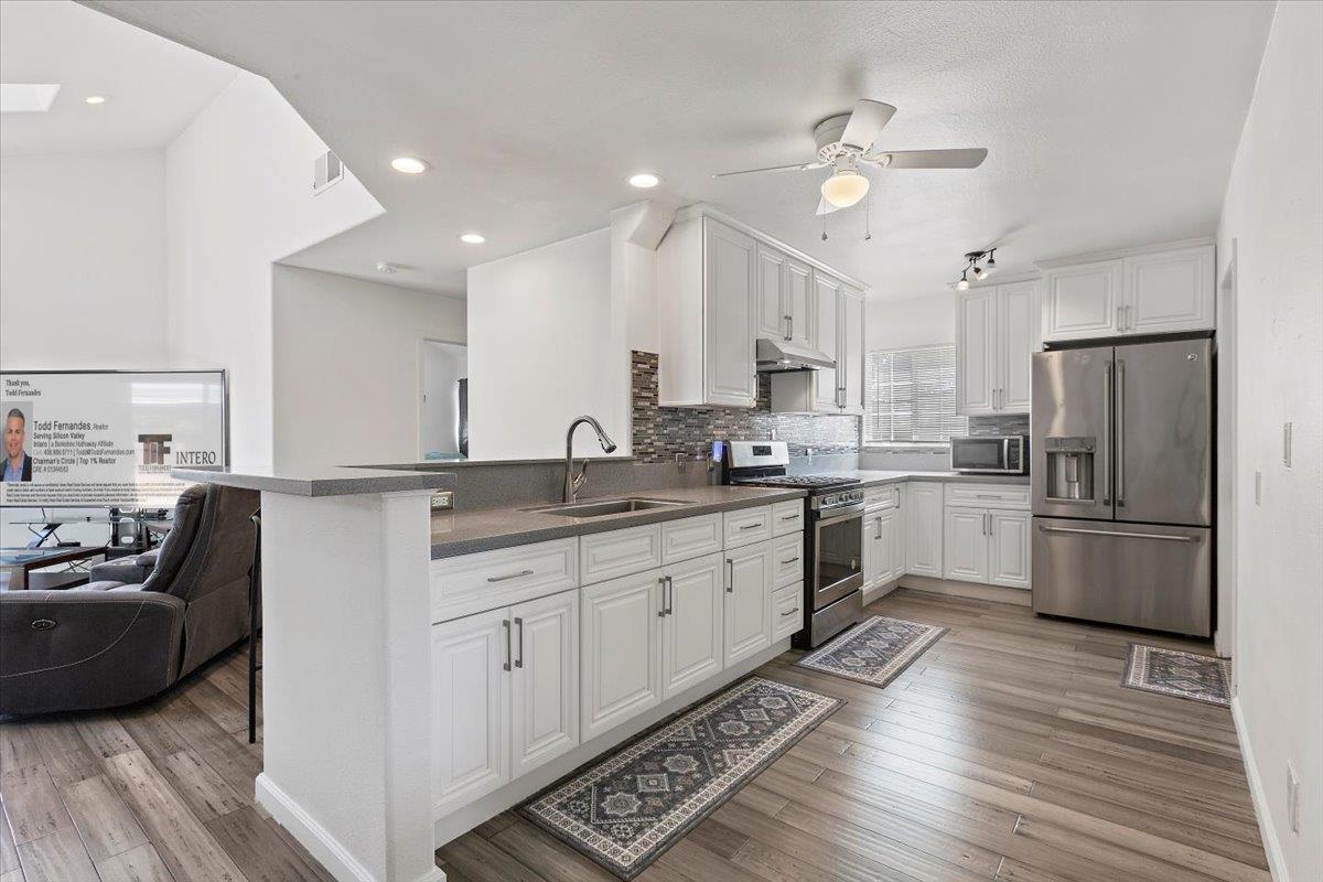 Detail Gallery Image 10 of 31 For 519 Longwood Ct, Hayward,  CA 94541 - 4 Beds | 2 Baths