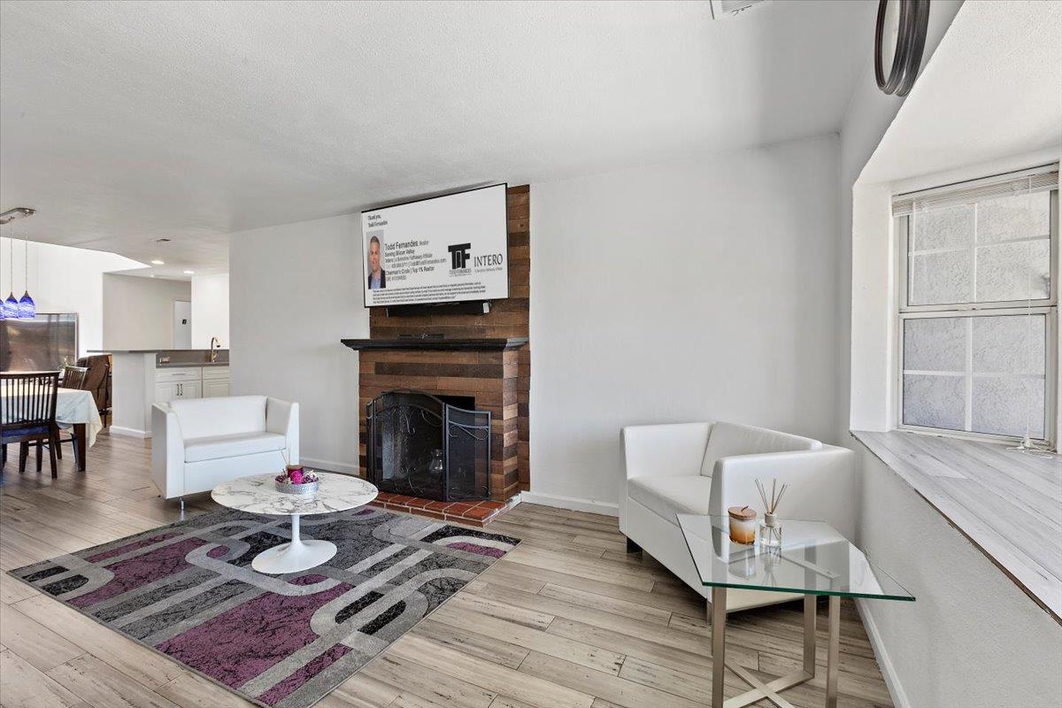 Detail Gallery Image 4 of 31 For 519 Longwood Ct, Hayward,  CA 94541 - 4 Beds | 2 Baths