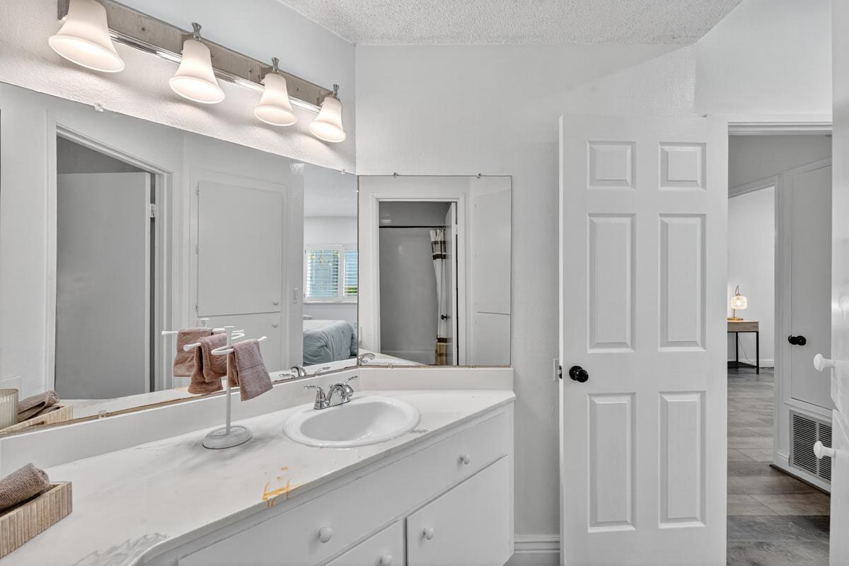 Detail Gallery Image 24 of 25 For 482 Shadowgraph Dr, San Jose,  CA 95110 - 2 Beds | 2 Baths