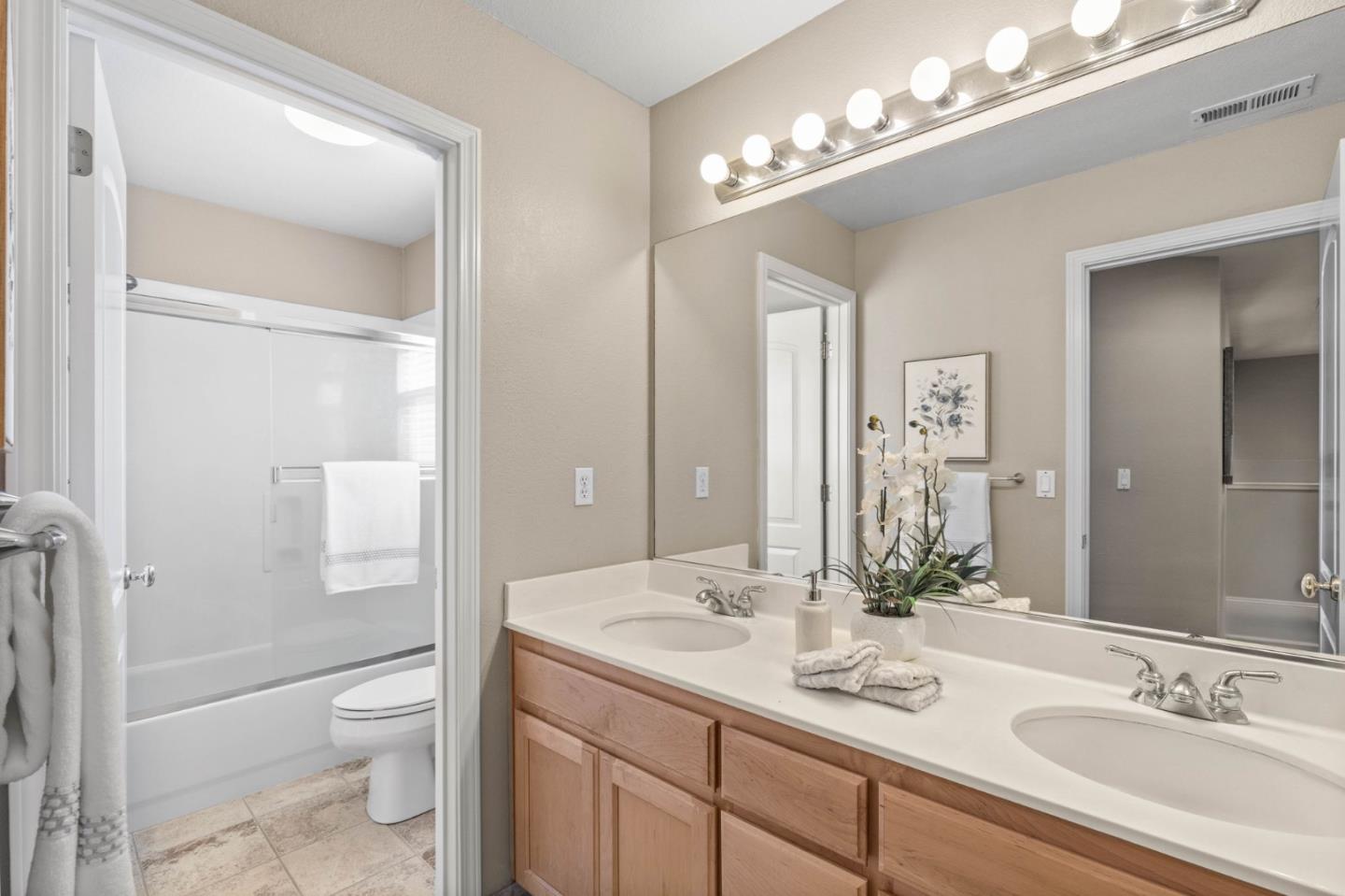 Detail Gallery Image 25 of 29 For 5939 Pala Mesa Dr, San Jose,  CA 95123 - 4 Beds | 2/1 Baths