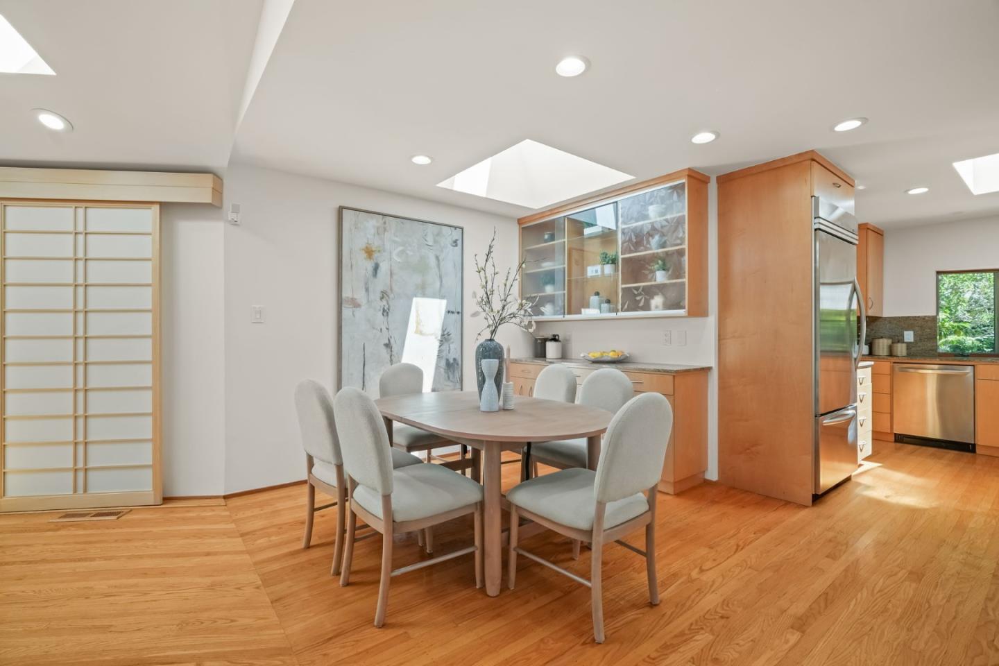 Detail Gallery Image 14 of 41 For 89 Fair Oaks Ln, Atherton,  CA 94027 - 4 Beds | 2/1 Baths