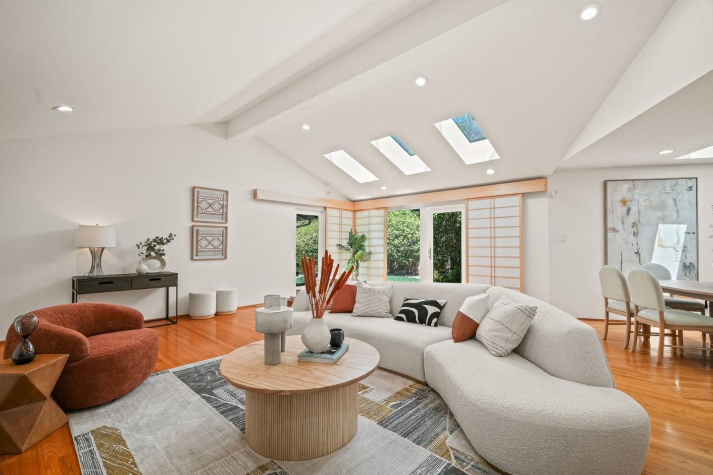 Detail Gallery Image 16 of 41 For 89 Fair Oaks Ln, Atherton,  CA 94027 - 4 Beds | 2/1 Baths