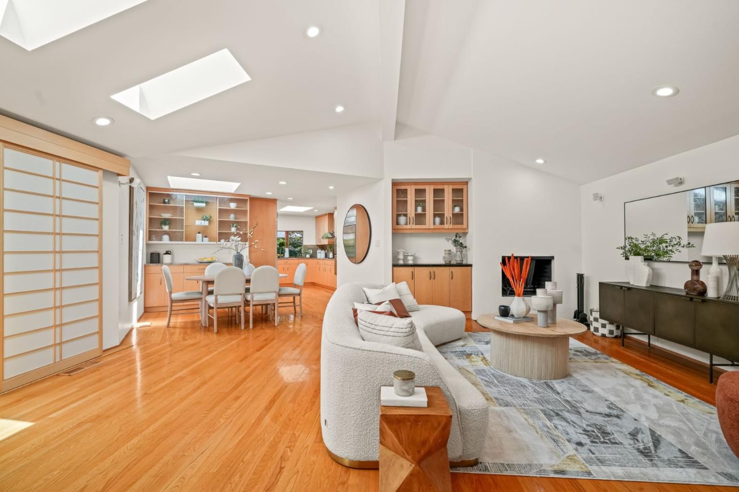 Detail Gallery Image 17 of 41 For 89 Fair Oaks Ln, Atherton,  CA 94027 - 4 Beds | 2/1 Baths