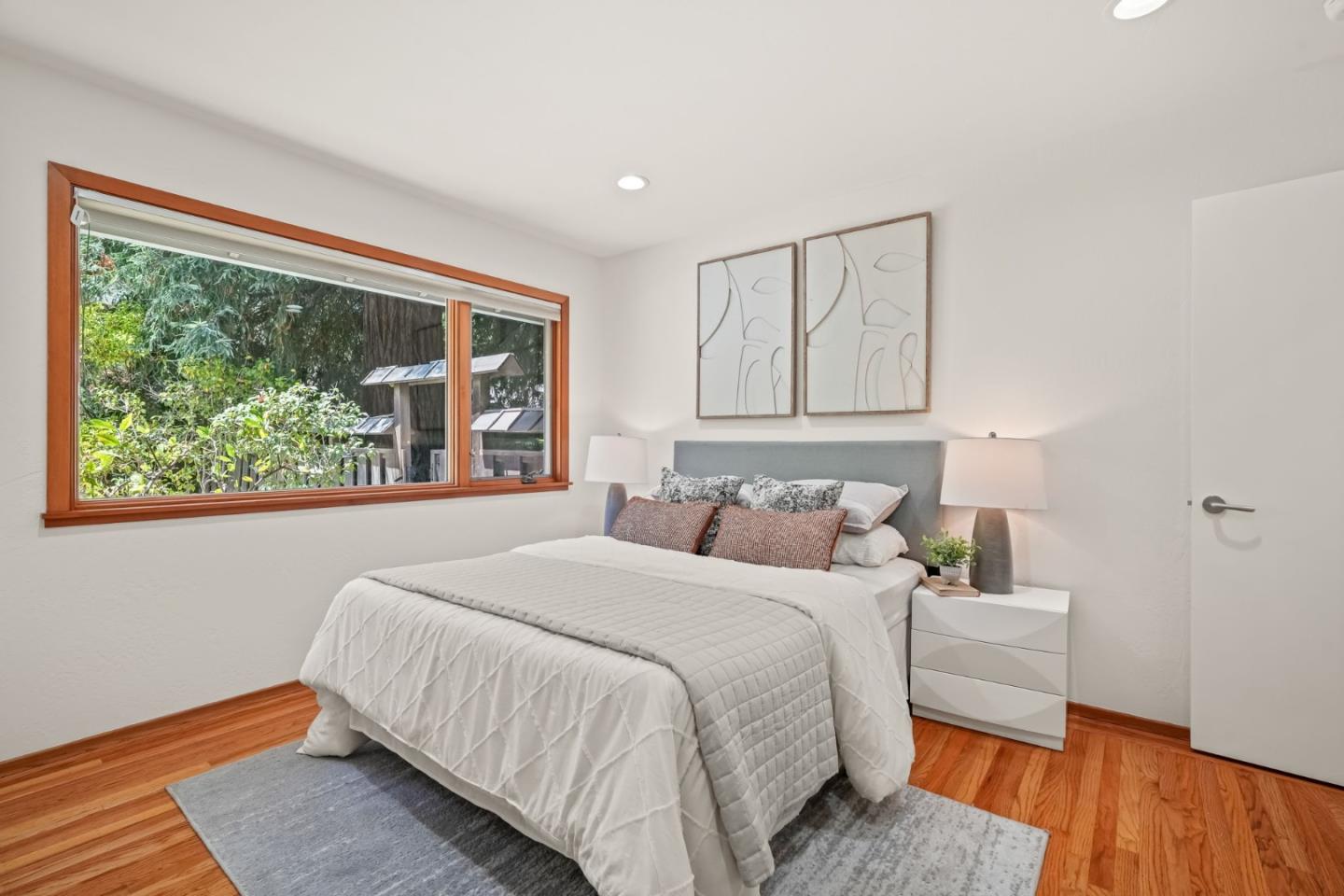 Detail Gallery Image 19 of 41 For 89 Fair Oaks Ln, Atherton,  CA 94027 - 4 Beds | 2/1 Baths