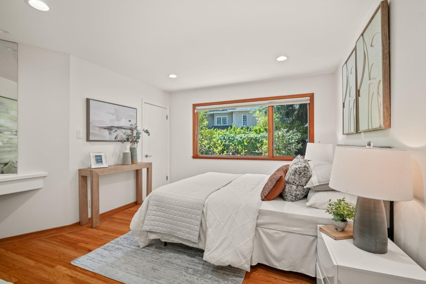 Detail Gallery Image 20 of 41 For 89 Fair Oaks Ln, Atherton,  CA 94027 - 4 Beds | 2/1 Baths
