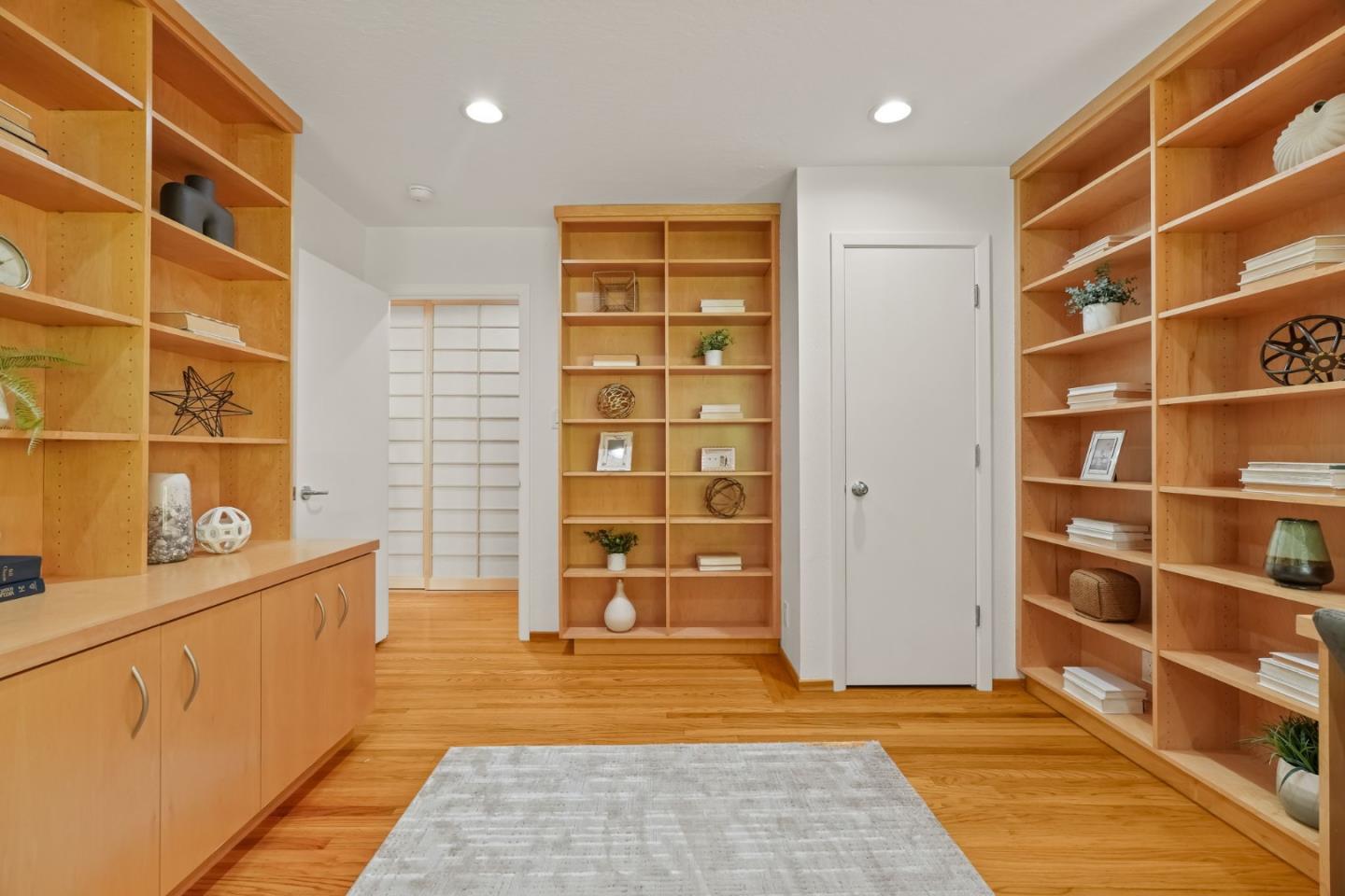 Detail Gallery Image 25 of 41 For 89 Fair Oaks Ln, Atherton,  CA 94027 - 4 Beds | 2/1 Baths