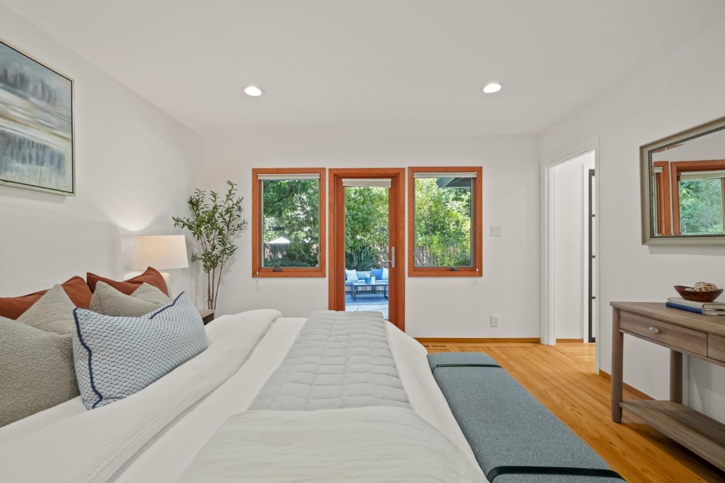 Detail Gallery Image 27 of 41 For 89 Fair Oaks Ln, Atherton,  CA 94027 - 4 Beds | 2/1 Baths