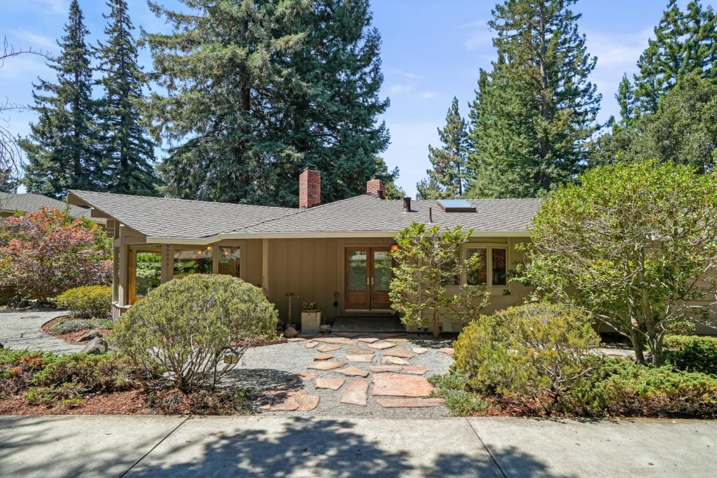 Detail Gallery Image 3 of 41 For 89 Fair Oaks Ln, Atherton,  CA 94027 - 4 Beds | 2/1 Baths