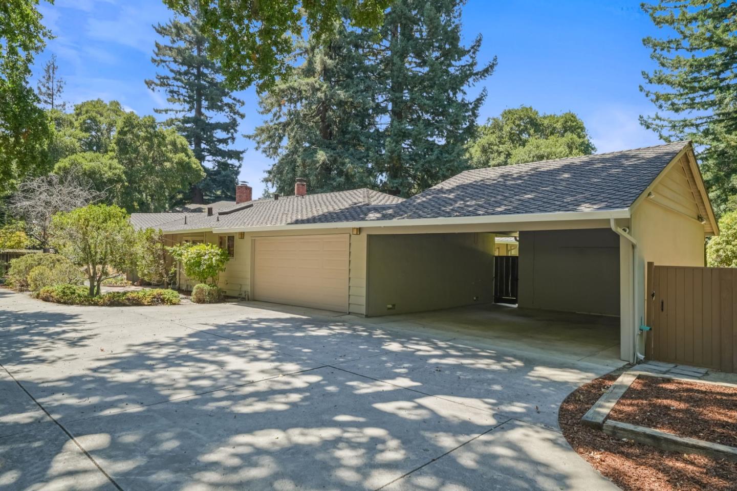 Detail Gallery Image 32 of 41 For 89 Fair Oaks Ln, Atherton,  CA 94027 - 4 Beds | 2/1 Baths
