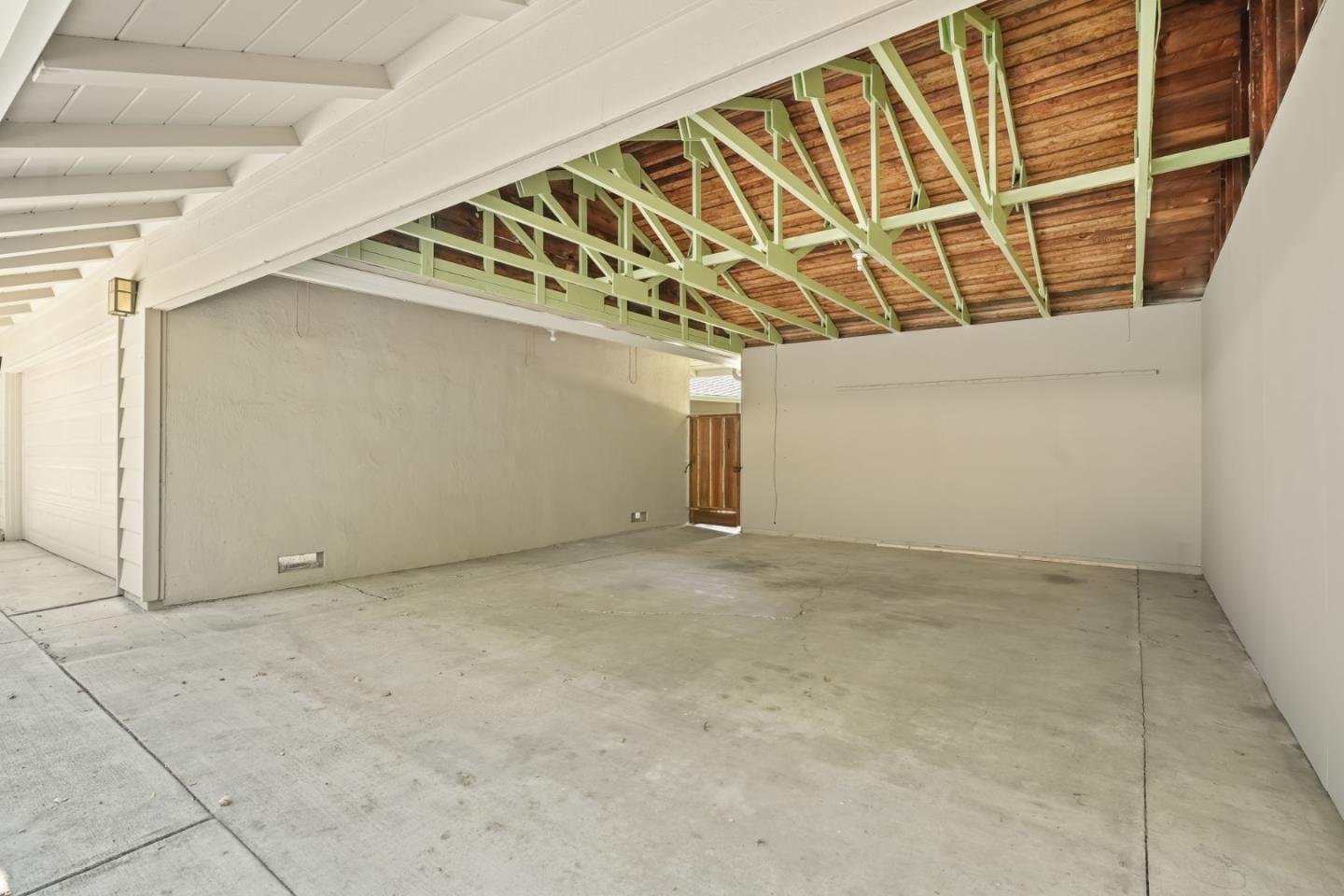 Detail Gallery Image 34 of 41 For 89 Fair Oaks Ln, Atherton,  CA 94027 - 4 Beds | 2/1 Baths