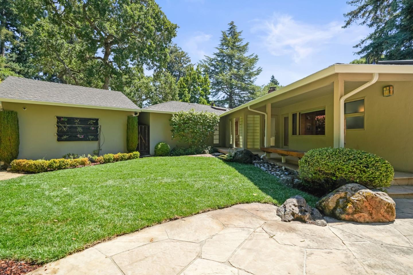Detail Gallery Image 35 of 41 For 89 Fair Oaks Ln, Atherton,  CA 94027 - 4 Beds | 2/1 Baths