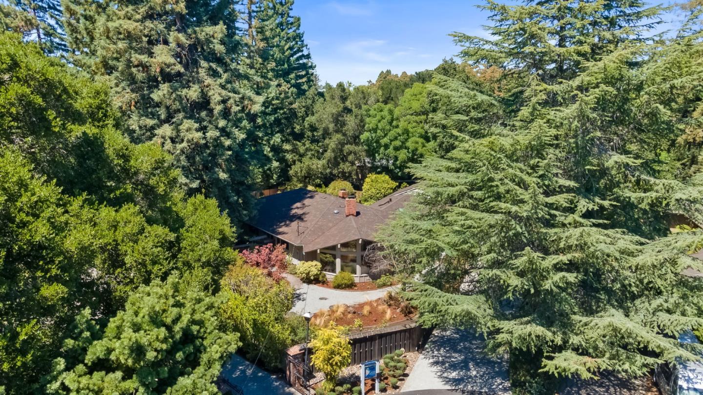 Detail Gallery Image 39 of 41 For 89 Fair Oaks Ln, Atherton,  CA 94027 - 4 Beds | 2/1 Baths