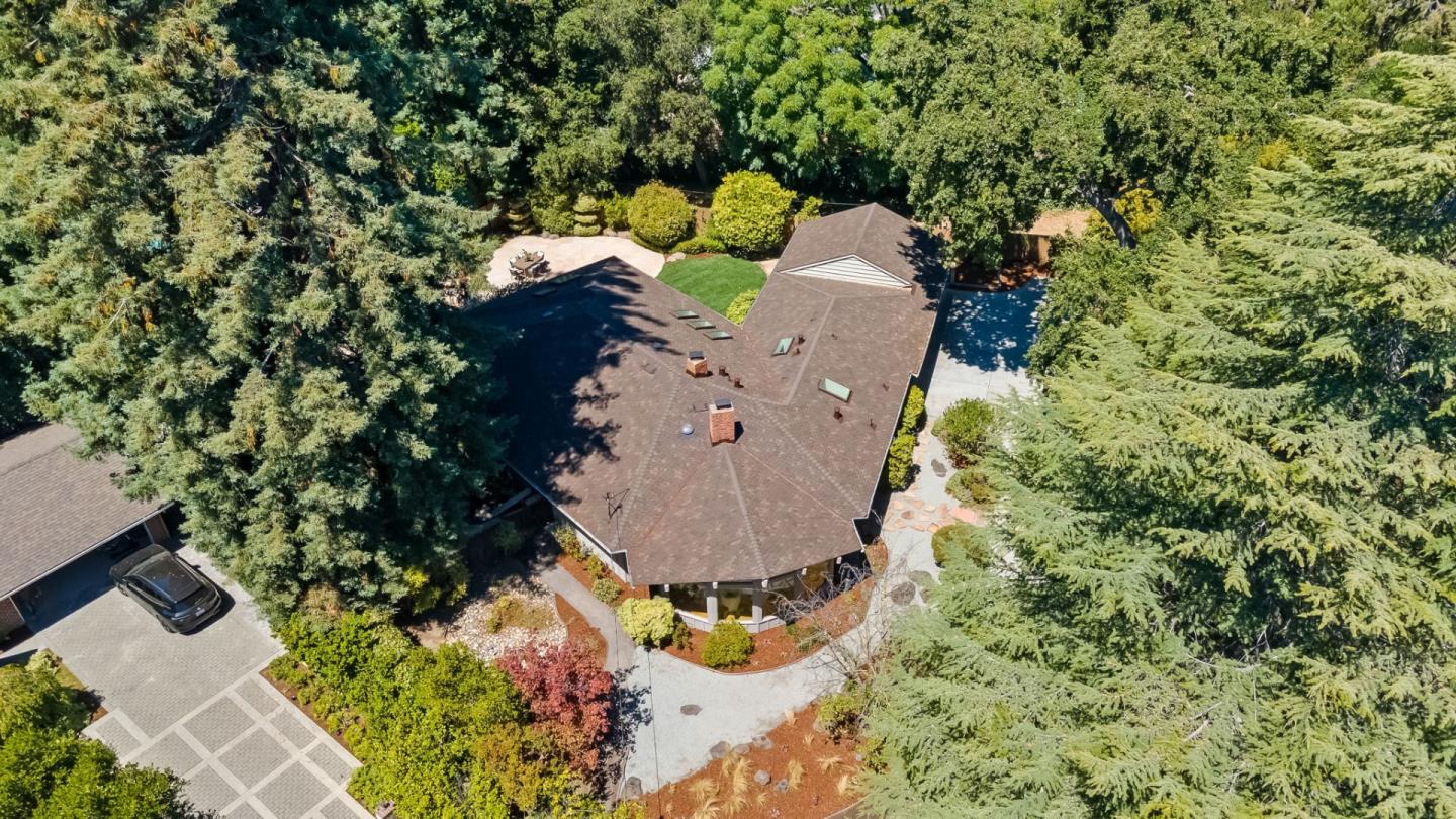 Detail Gallery Image 40 of 41 For 89 Fair Oaks Ln, Atherton,  CA 94027 - 4 Beds | 2/1 Baths