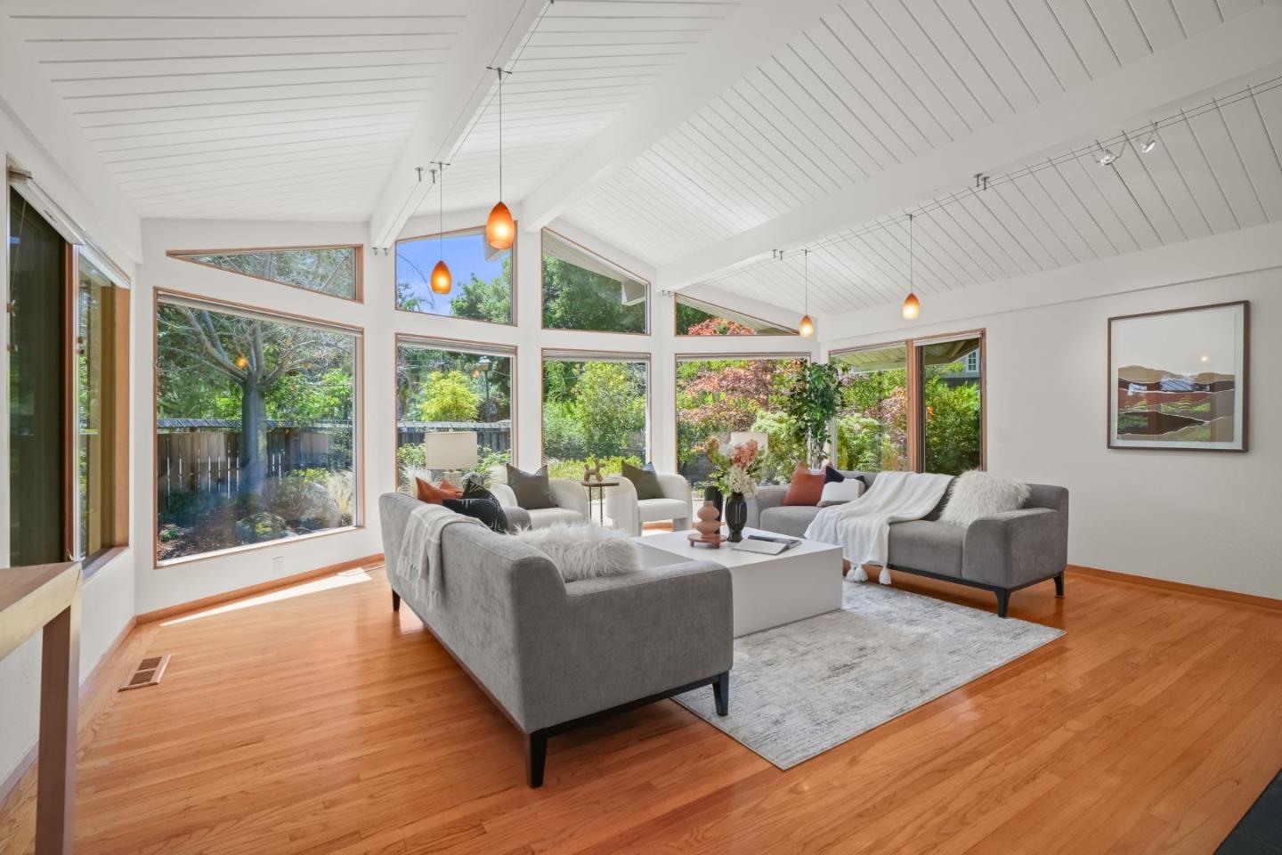 Detail Gallery Image 5 of 41 For 89 Fair Oaks Ln, Atherton,  CA 94027 - 4 Beds | 2/1 Baths