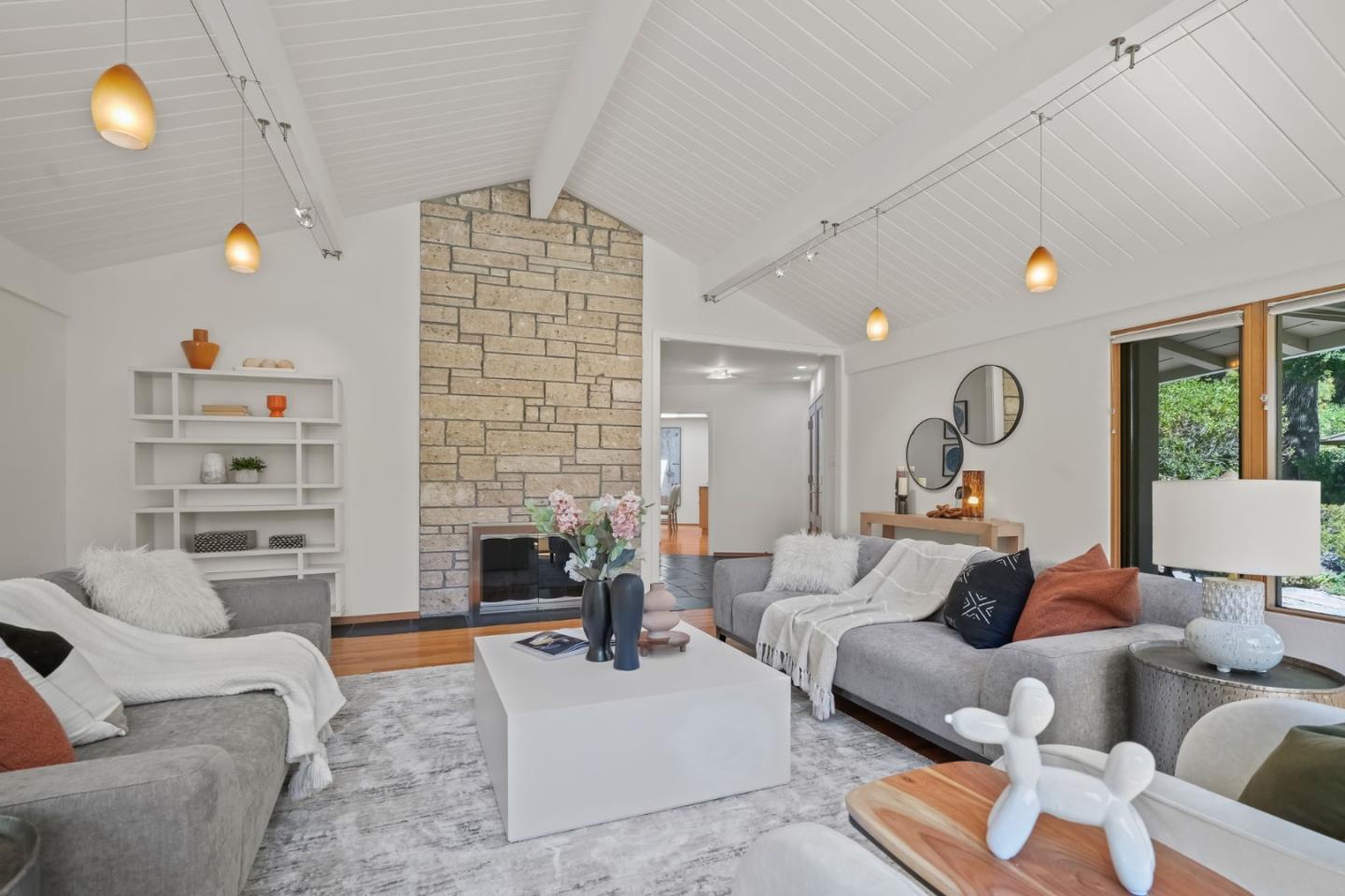 Detail Gallery Image 7 of 41 For 89 Fair Oaks Ln, Atherton,  CA 94027 - 4 Beds | 2/1 Baths
