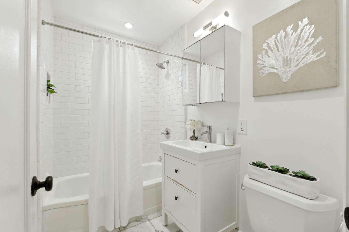 Detail Gallery Image 17 of 27 For 823 10th Ave, Redwood City,  CA 94063 - 3 Beds | 2 Baths