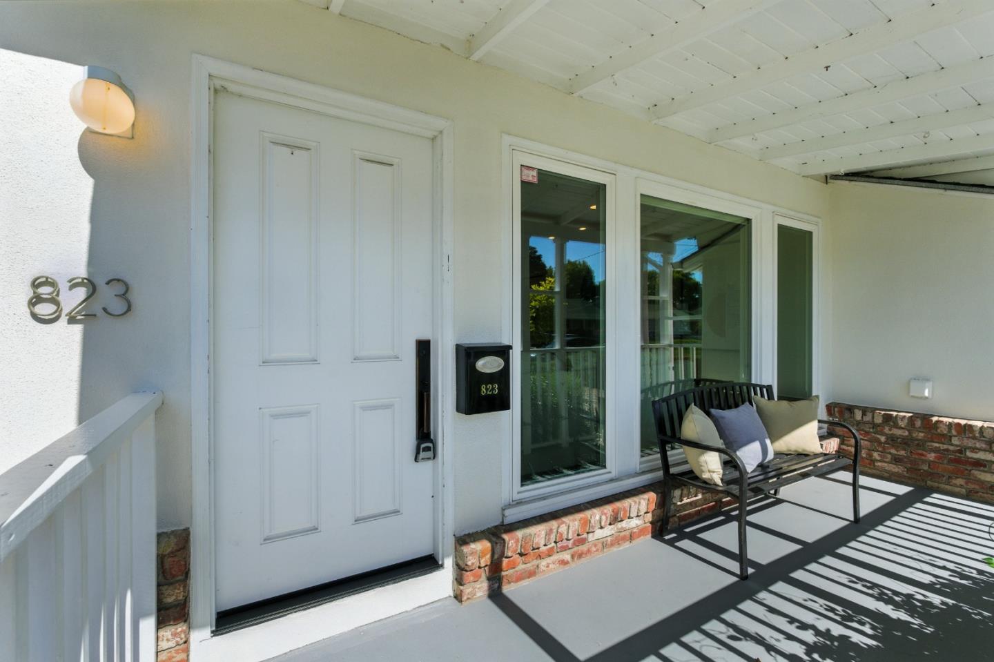 Detail Gallery Image 3 of 27 For 823 10th Ave, Redwood City,  CA 94063 - 3 Beds | 2 Baths