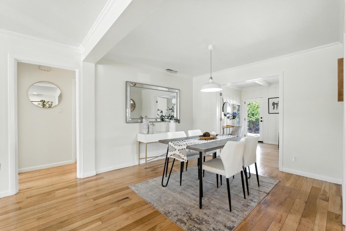 Detail Gallery Image 7 of 27 For 823 10th Ave, Redwood City,  CA 94063 - 3 Beds | 2 Baths
