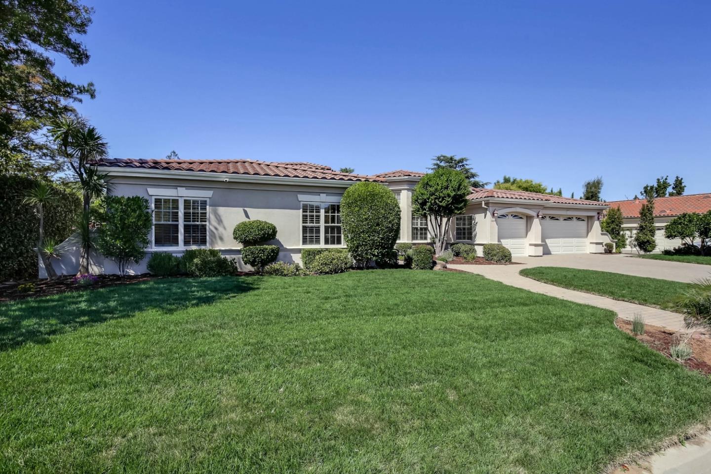 Detail Gallery Image 3 of 43 For 20455 Franklin Ave, Saratoga,  CA 95070 - 4 Beds | 3/1 Baths