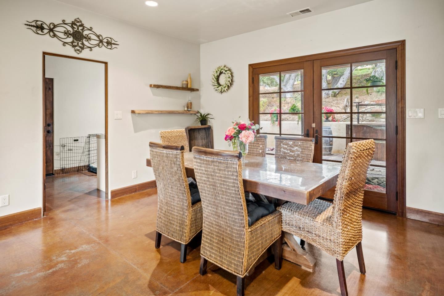 Detail Gallery Image 14 of 53 For 17551 Pond Derosa Ln, Prunedale,  CA 93907 - 4 Beds | 2/1 Baths