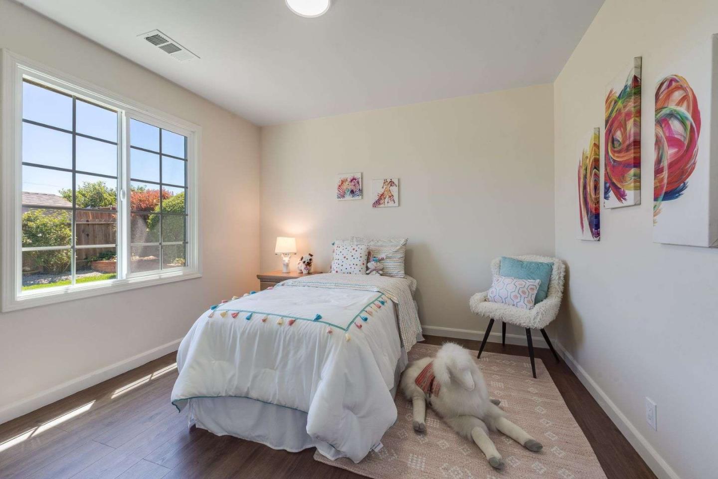 Detail Gallery Image 17 of 29 For 1 Elkwood Dr, South San Francisco,  CA 94080 - 3 Beds | 1 Baths