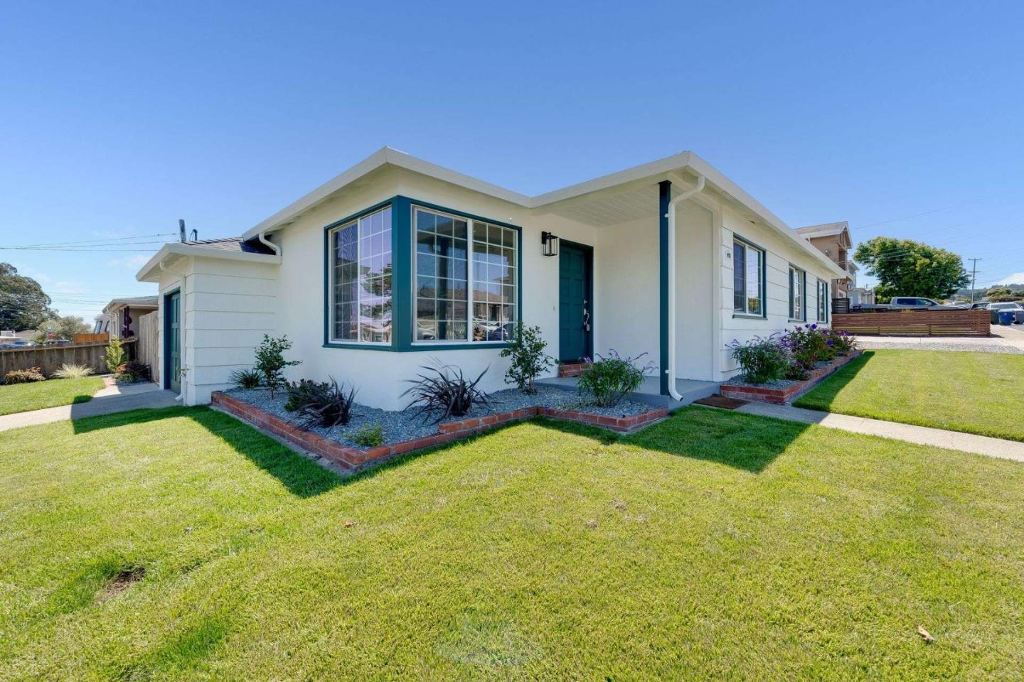 Detail Gallery Image 2 of 29 For 1 Elkwood Dr, South San Francisco,  CA 94080 - 3 Beds | 1 Baths