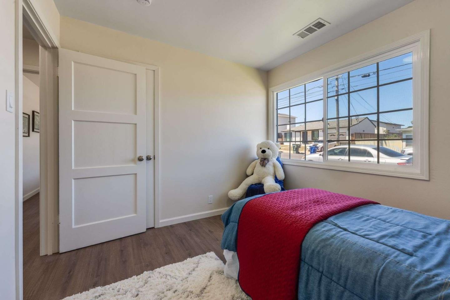 Detail Gallery Image 21 of 29 For 1 Elkwood Dr, South San Francisco,  CA 94080 - 3 Beds | 1 Baths