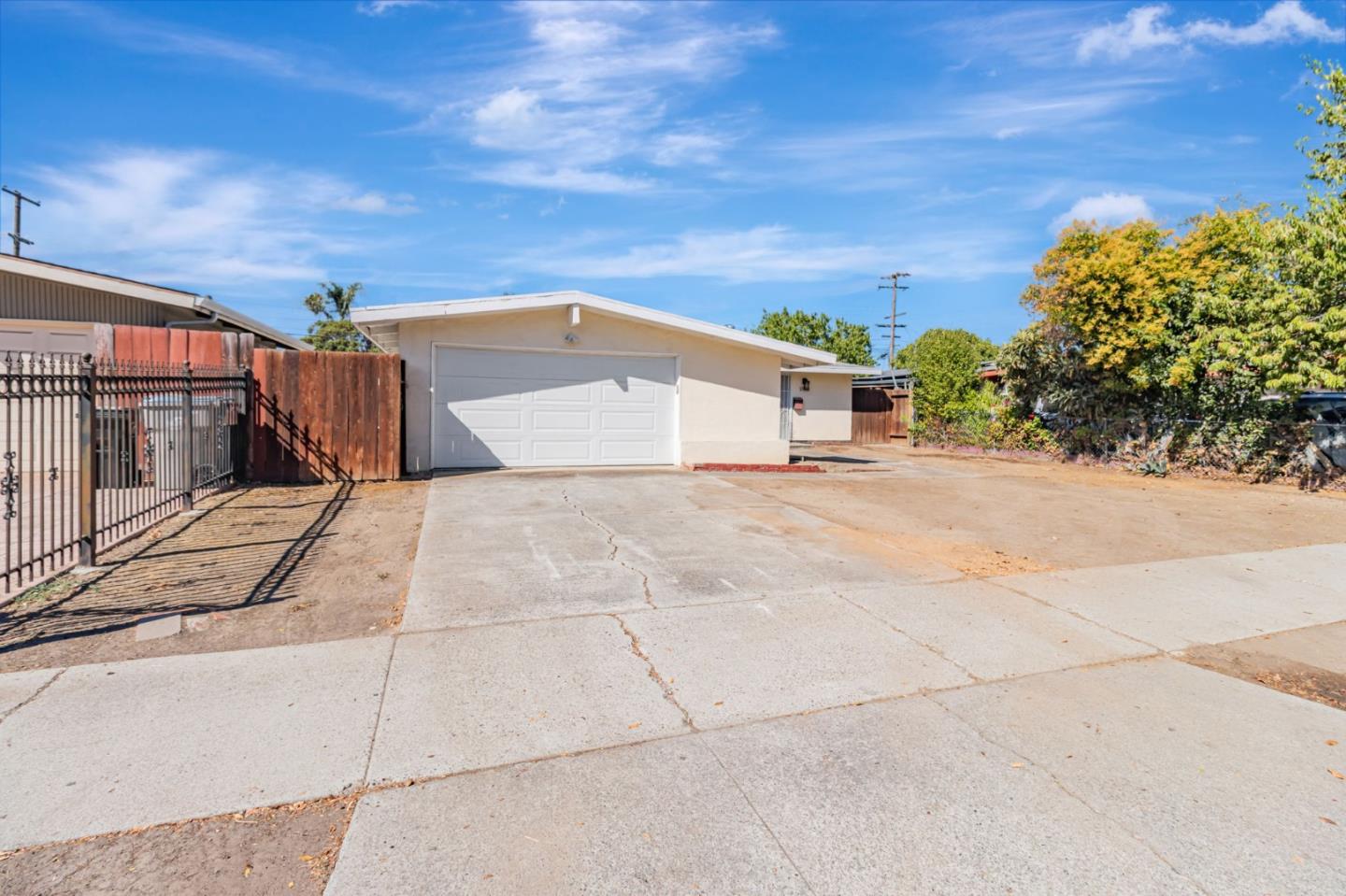 Detail Gallery Image 2 of 30 For 1635 S King Rd, San Jose,  CA 95122 - 3 Beds | 2 Baths
