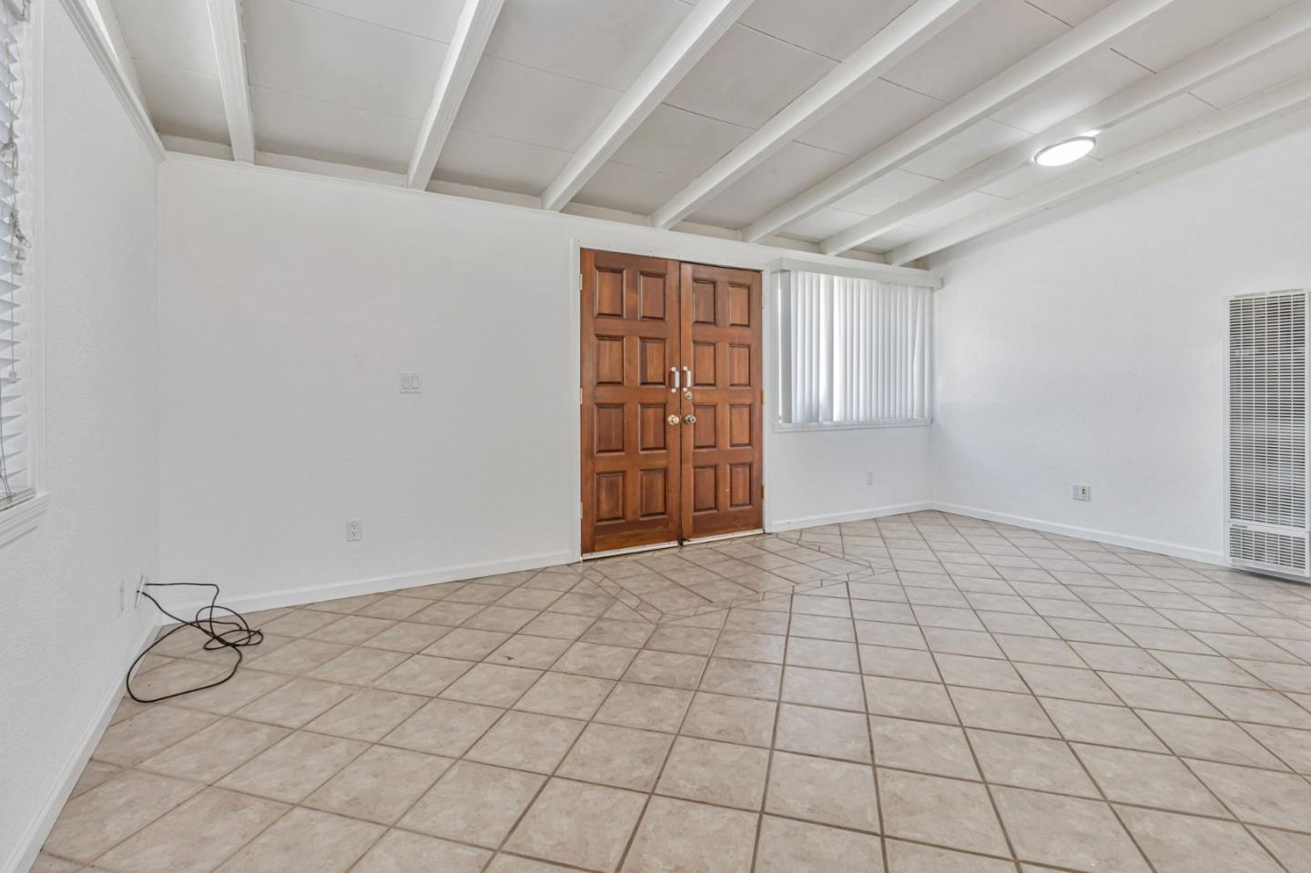 Detail Gallery Image 5 of 30 For 1635 S King Rd, San Jose,  CA 95122 - 3 Beds | 2 Baths