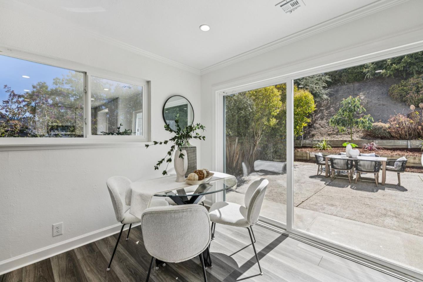 Detail Gallery Image 13 of 41 For 823 31st Ave, San Mateo,  CA 94403 - 7 Beds | 3/1 Baths