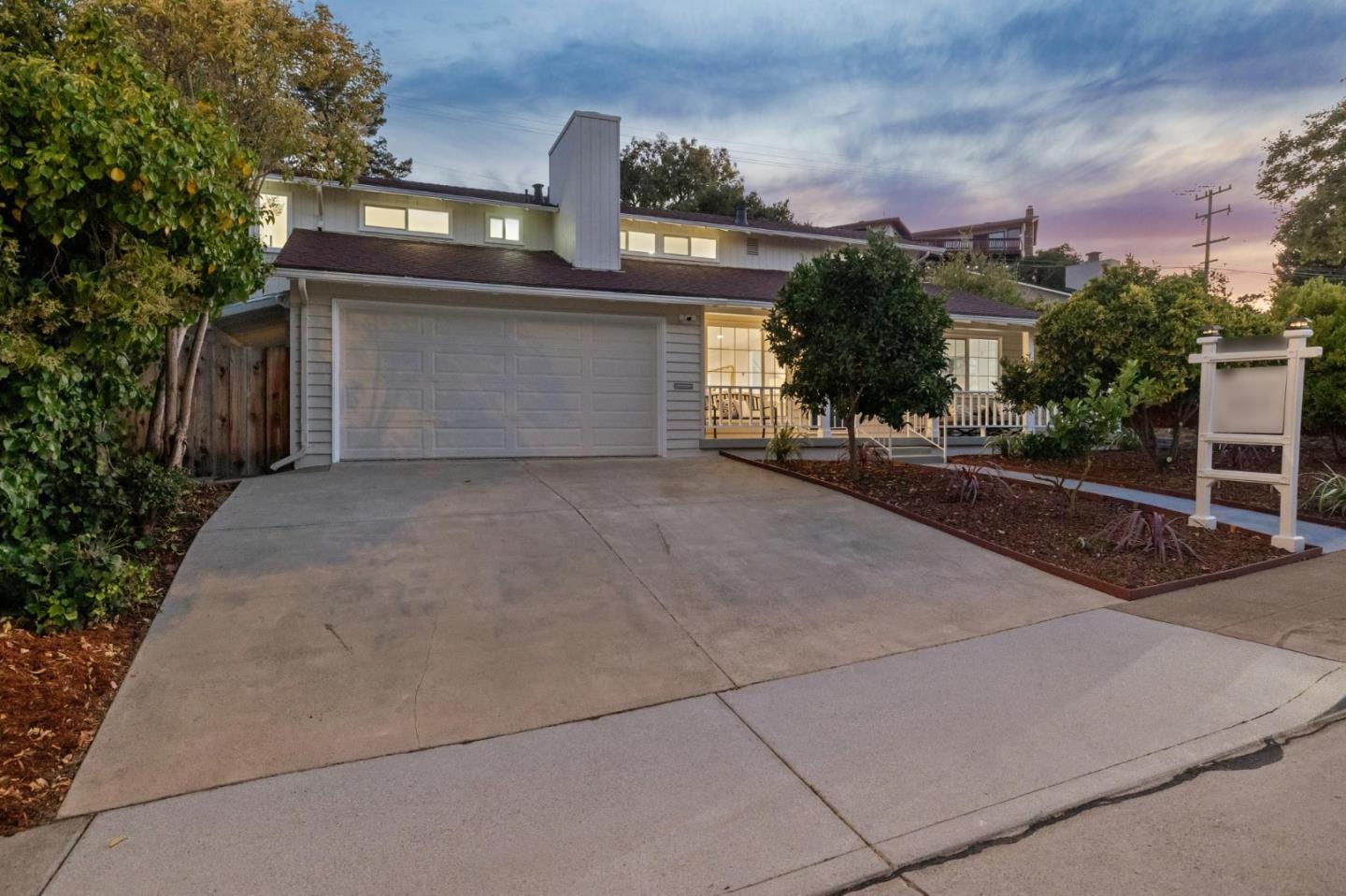 Detail Gallery Image 3 of 41 For 823 31st Ave, San Mateo,  CA 94403 - 7 Beds | 3/1 Baths