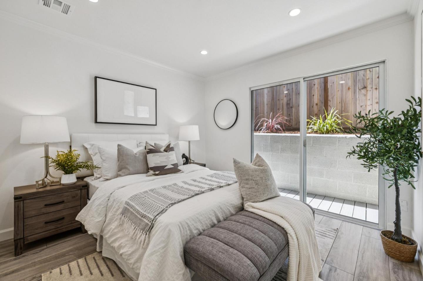 Detail Gallery Image 31 of 41 For 823 31st Ave, San Mateo,  CA 94403 - 7 Beds | 3/1 Baths