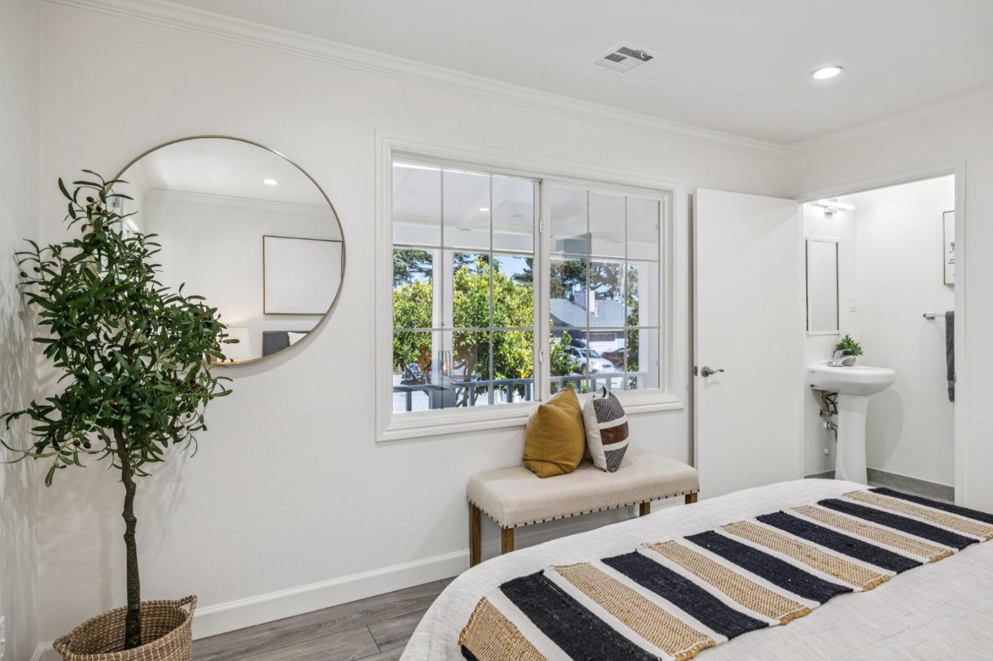 Detail Gallery Image 35 of 41 For 823 31st Ave, San Mateo,  CA 94403 - 7 Beds | 3/1 Baths