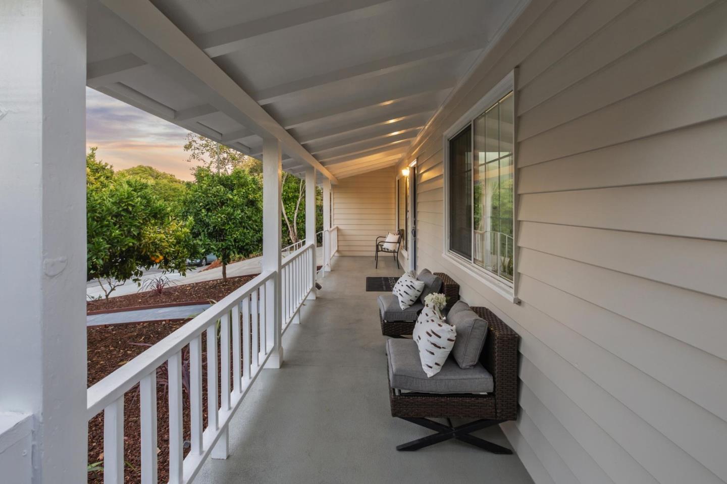 Detail Gallery Image 4 of 41 For 823 31st Ave, San Mateo,  CA 94403 - 7 Beds | 3/1 Baths