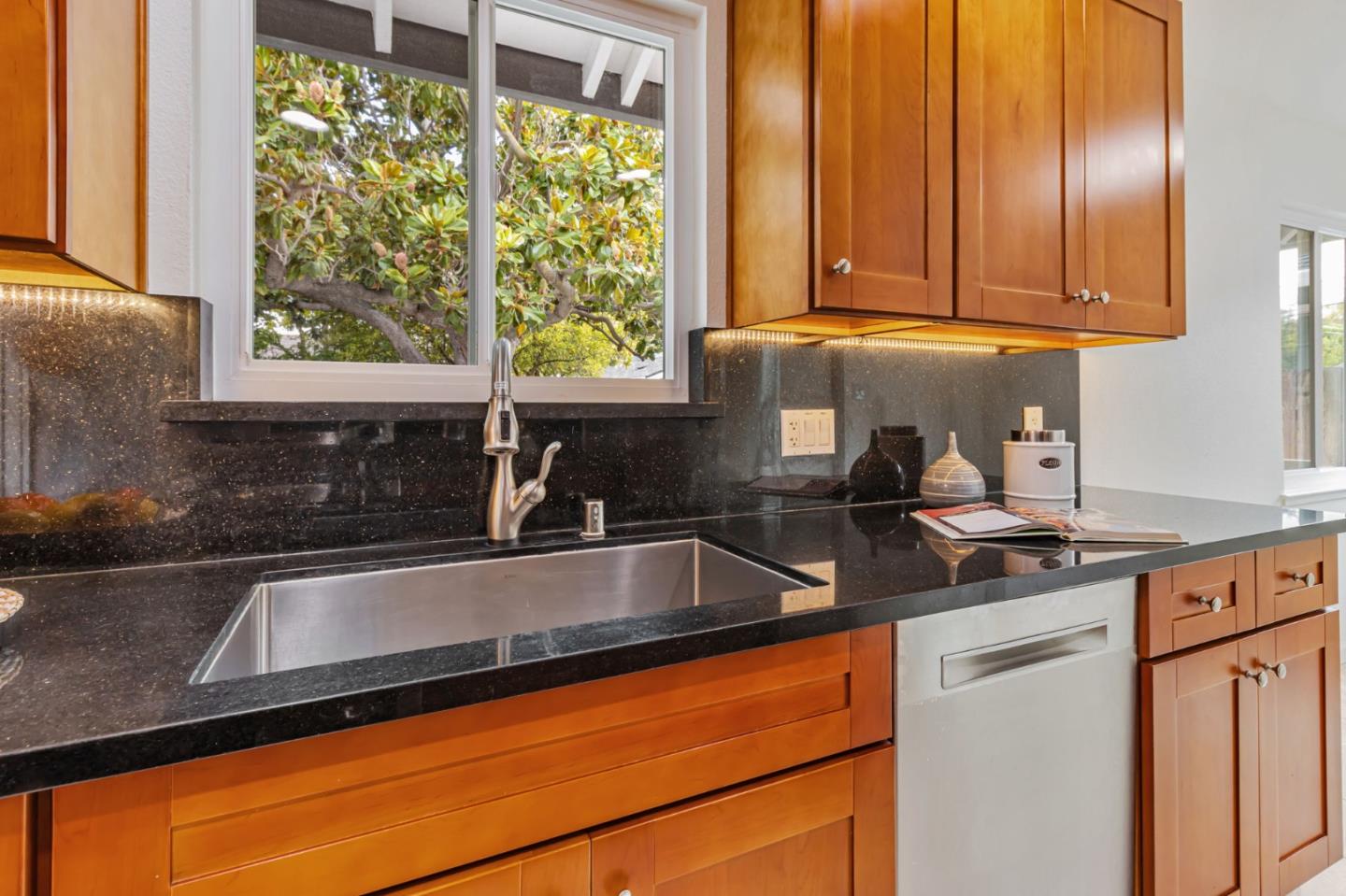 Detail Gallery Image 7 of 23 For 2361 Castro Pl, Santa Clara,  CA 95050 - 3 Beds | 1 Baths