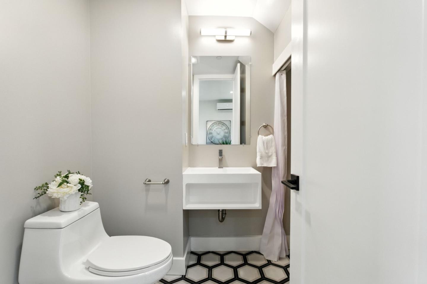 Detail Gallery Image 10 of 37 For 500 Walnut #B,  San Carlos,  CA 94070 - 2 Beds | 2/1 Baths