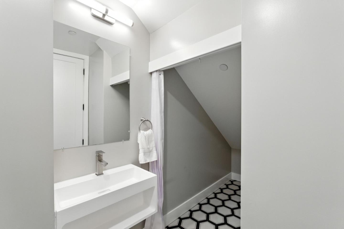 Detail Gallery Image 11 of 37 For 500 Walnut #B,  San Carlos,  CA 94070 - 2 Beds | 2/1 Baths