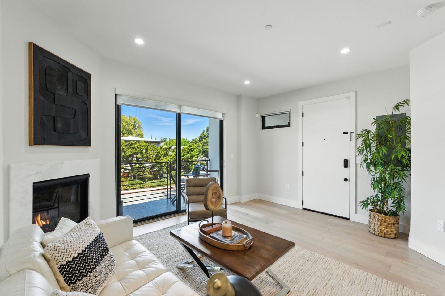 Detail Gallery Image 12 of 37 For 500 Walnut #B,  San Carlos,  CA 94070 - 2 Beds | 2/1 Baths