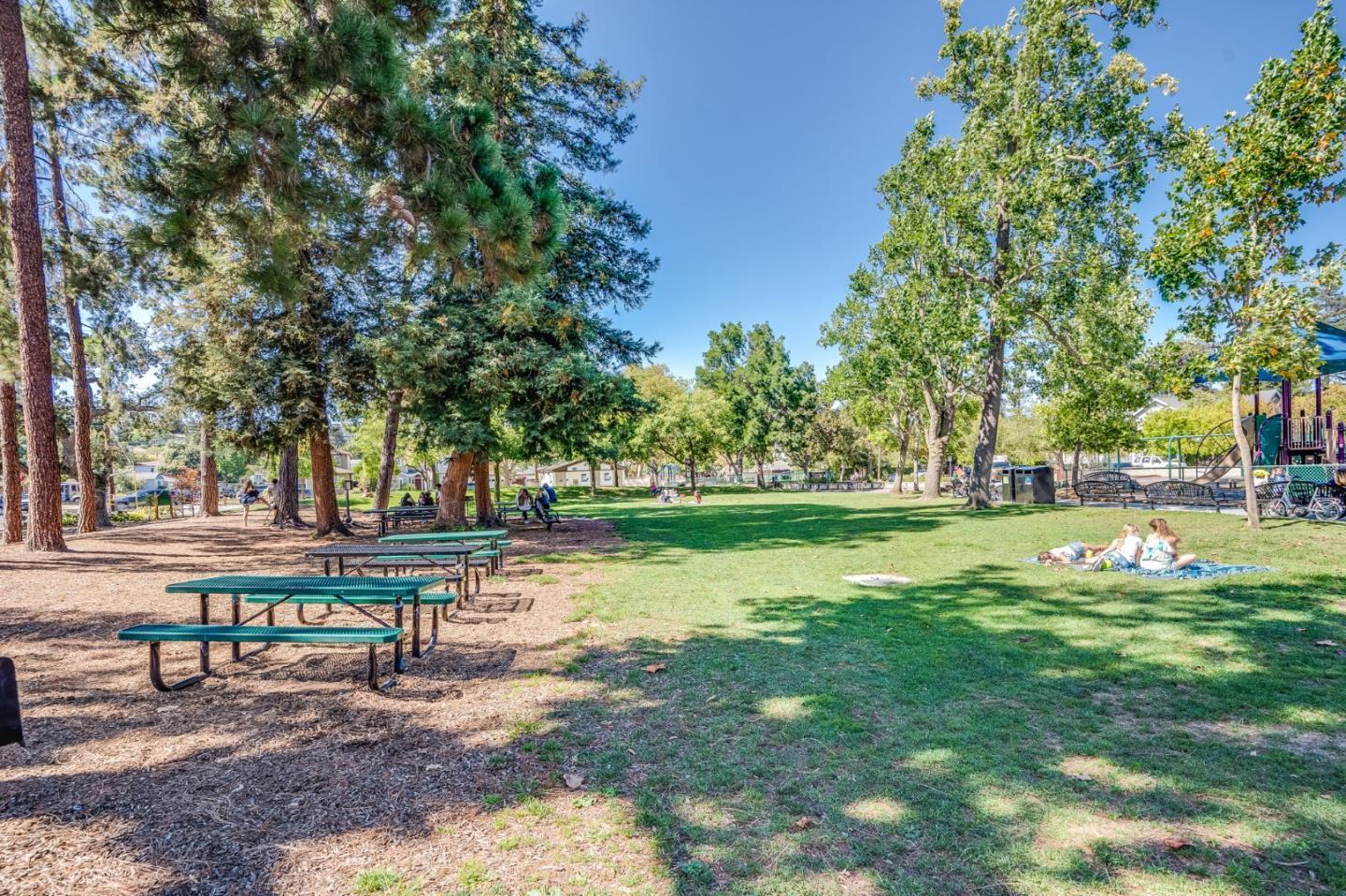 Detail Gallery Image 41 of 47 For 500 Walnut St #B,  San Carlos,  CA 94070 - 2 Beds | 2/1 Baths
