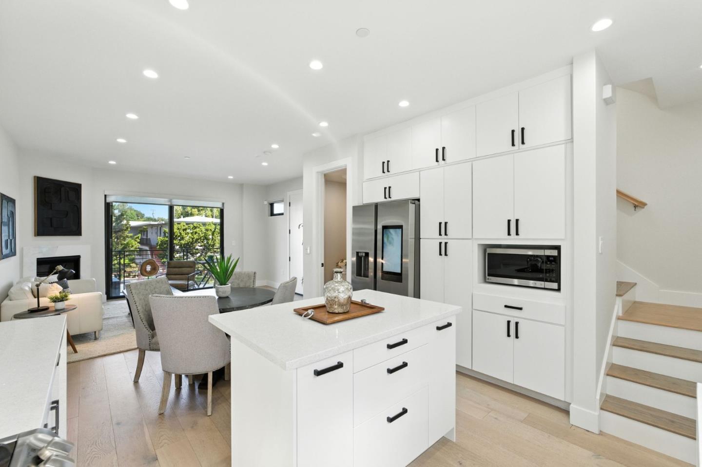 Detail Gallery Image 5 of 37 For 500 Walnut #B,  San Carlos,  CA 94070 - 2 Beds | 2/1 Baths
