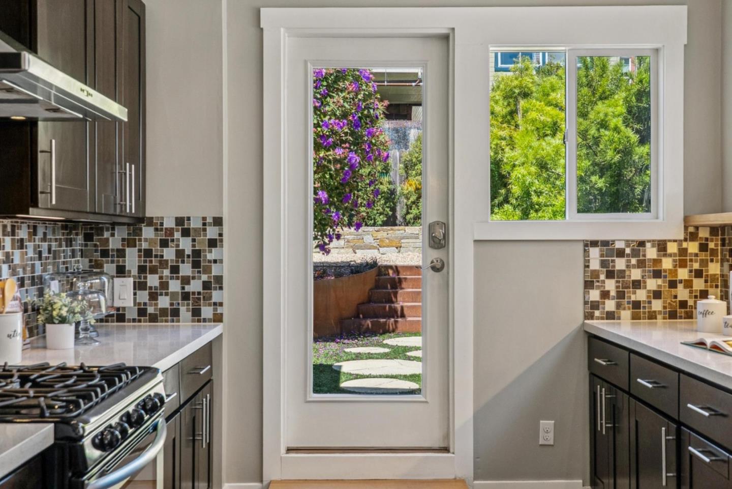 Detail Gallery Image 24 of 86 For 219 Crescent Ave, San Francisco,  CA 94110 - 2 Beds | 2 Baths