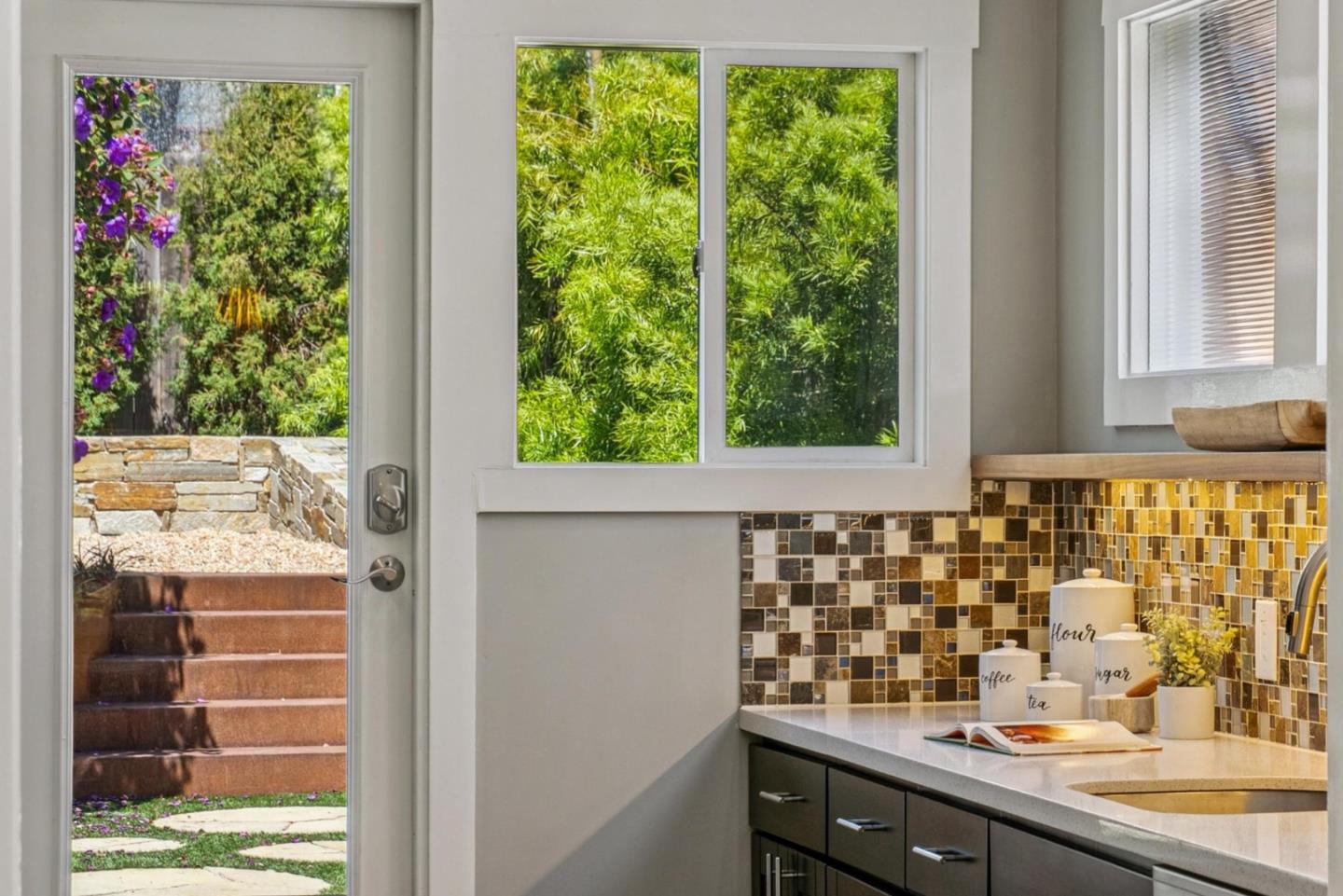 Detail Gallery Image 26 of 86 For 219 Crescent Ave, San Francisco,  CA 94110 - 2 Beds | 2 Baths