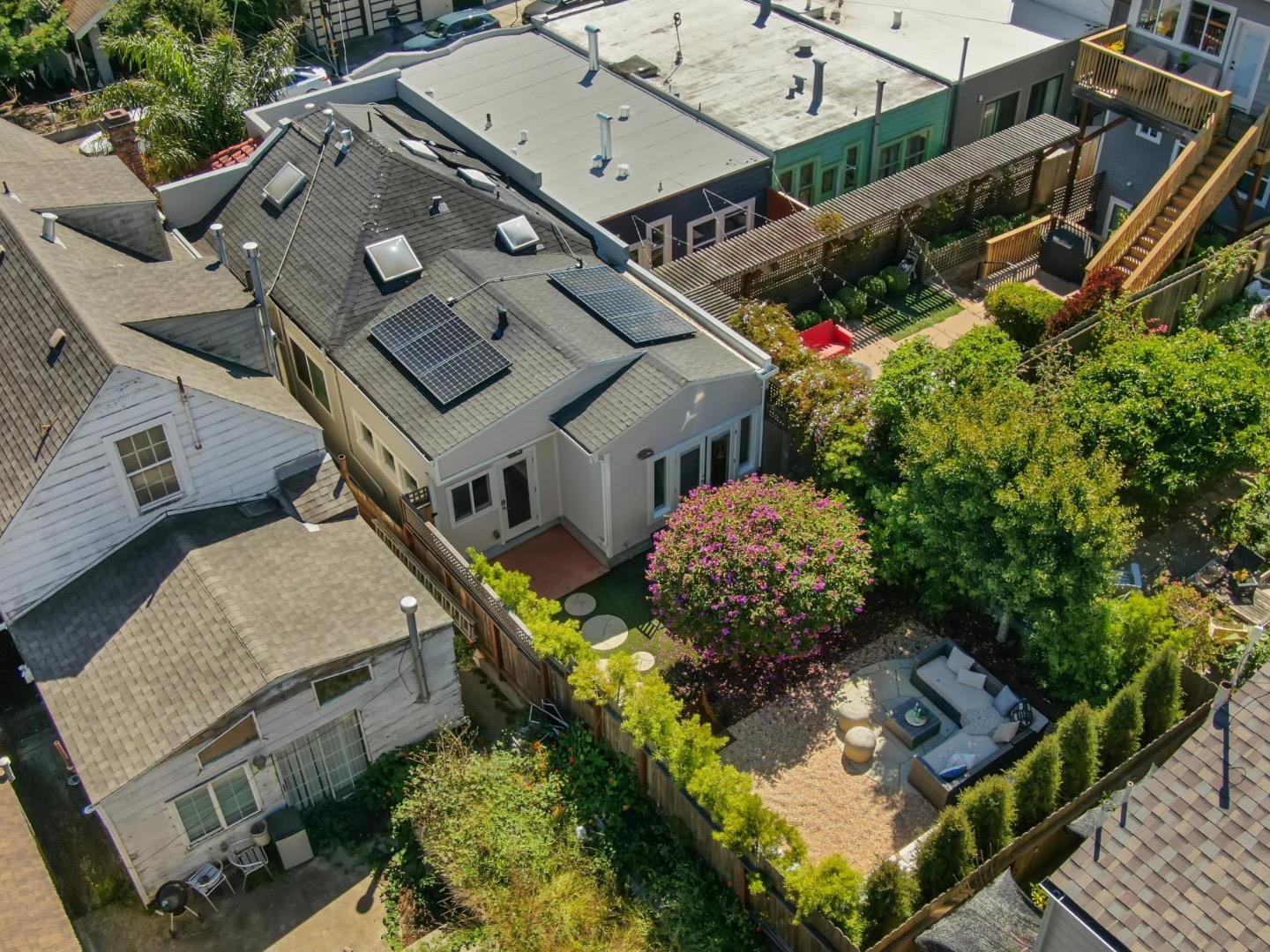 Detail Gallery Image 4 of 86 For 219 Crescent Ave, San Francisco,  CA 94110 - 2 Beds | 2 Baths