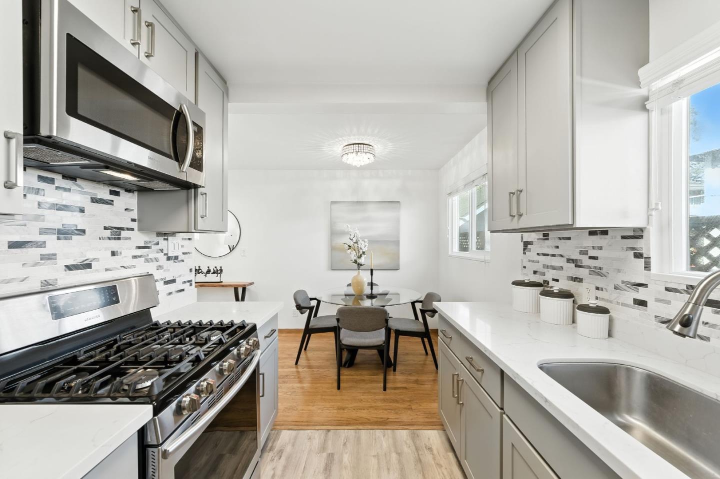 Detail Gallery Image 10 of 33 For 370 Beresford Ave, Redwood City,  CA 94061 - 2 Beds | 1 Baths